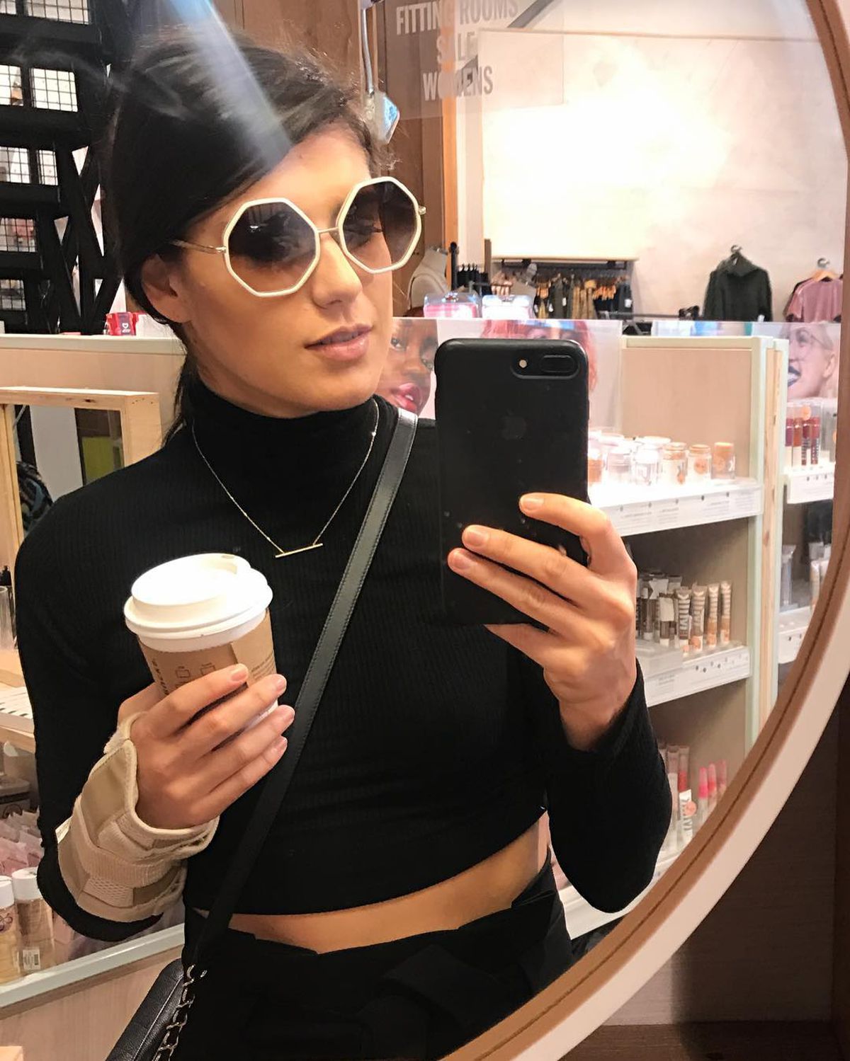 Forțată să stea izolată 14 zile, Sorana Cîrstea a răbufnit: „Du-te acasă! Nu ne pasă că ești aici” / „Federația voastră de tenis face bani pe spatele nostru”