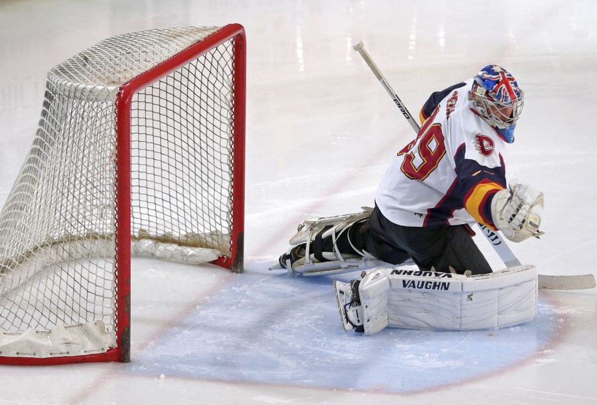 GALERIE FOTO + VIDEO Petr Cech, prestație senzațională la primul său meci în hochei: performanța reușită la debut