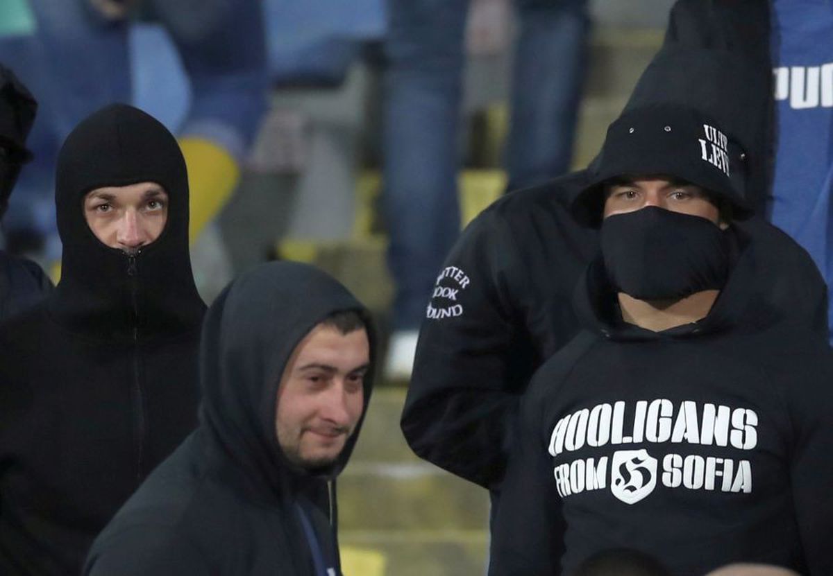 BULGARIA - ANGLIA 0-6 // Meci cu probleme la Sofia: fanii Bulgariei, scandări rasiste și saluturi naziste la meciul cu Anglia! Englezii au dat 6 goluri