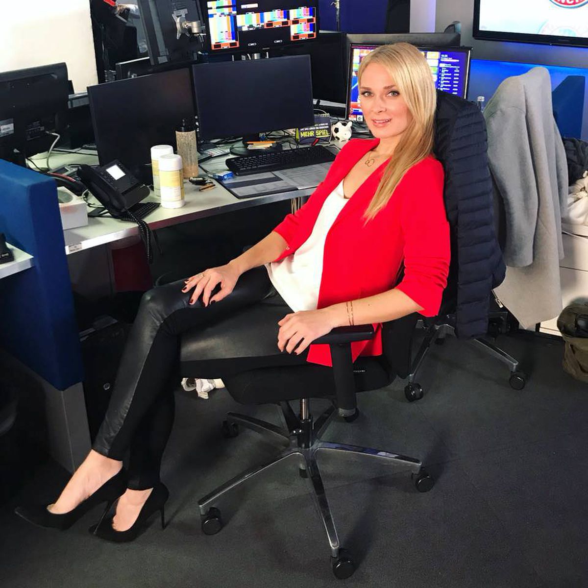 FOTO Britta Hofmann în picioarele goale, în direct la TV