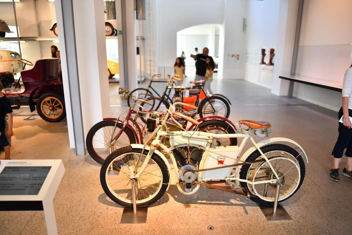 Am vizitat Muzeul Skoda din Cehia: 350 de modele cu o istorie fabuloasă