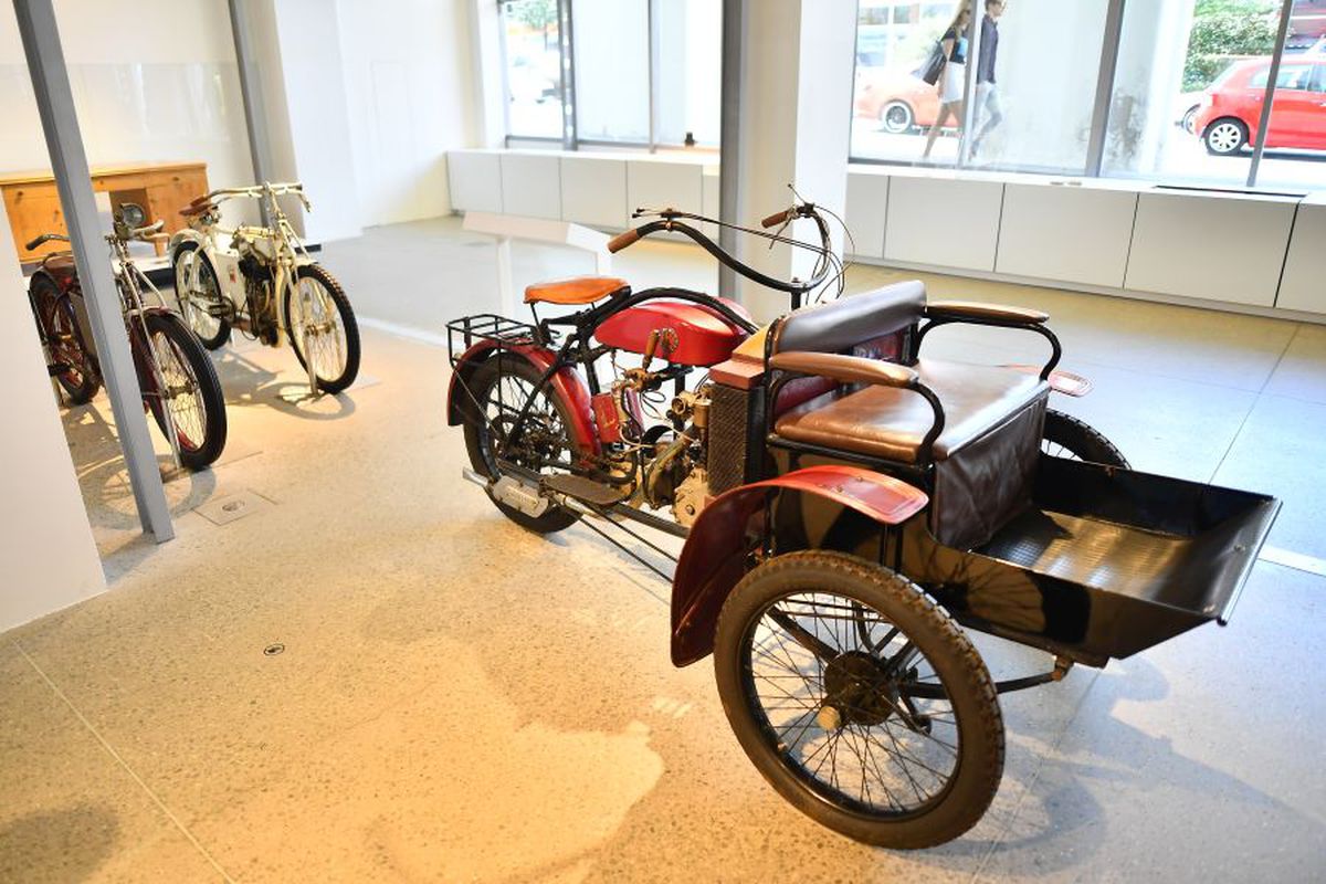 Am vizitat Muzeul Skoda din Cehia: 350 de modele cu o istorie fabuloasă