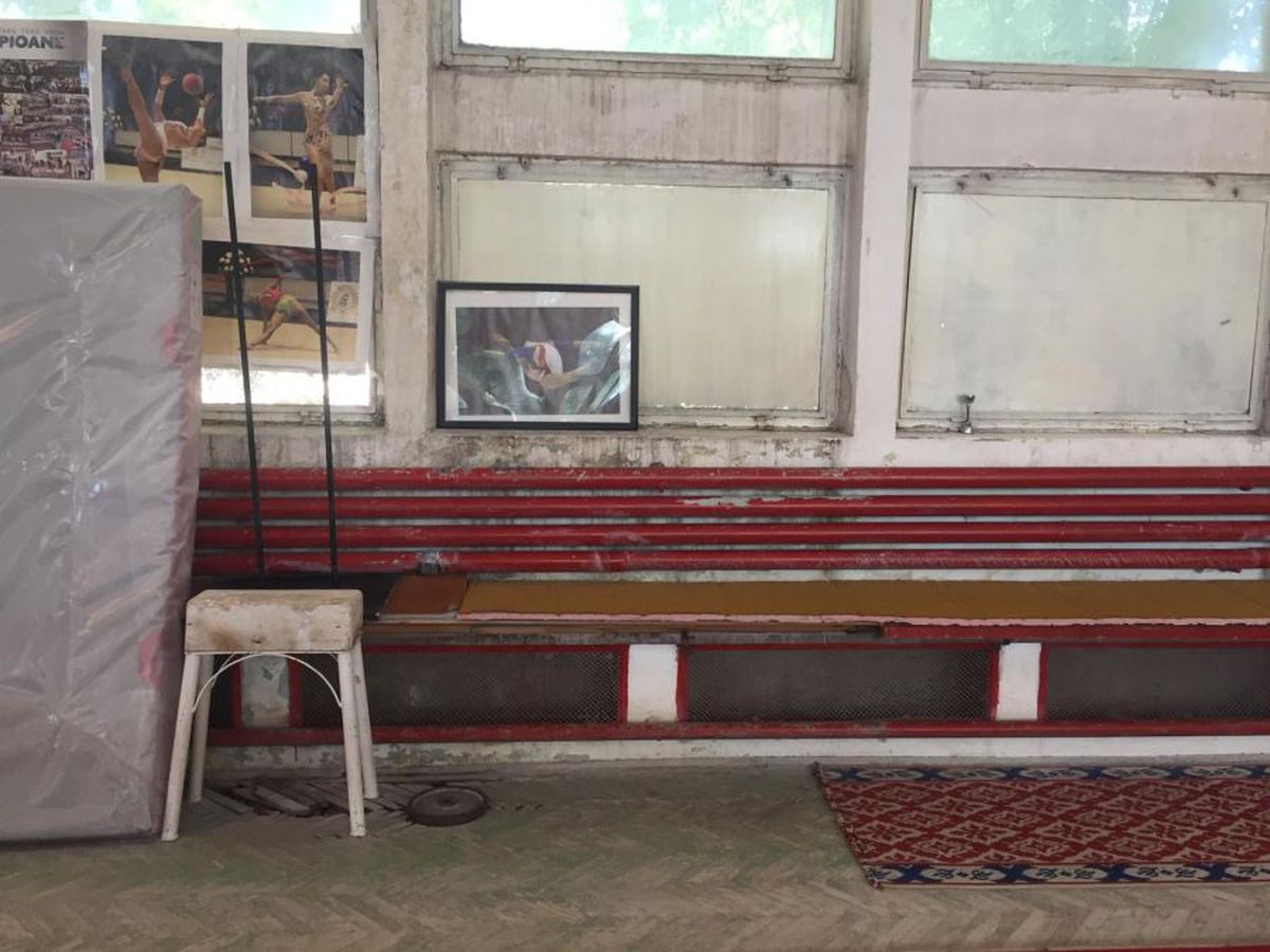 VIDEO Dezastru total la sala Dinamo: șoareci, ploaie, igrasie, jeg!