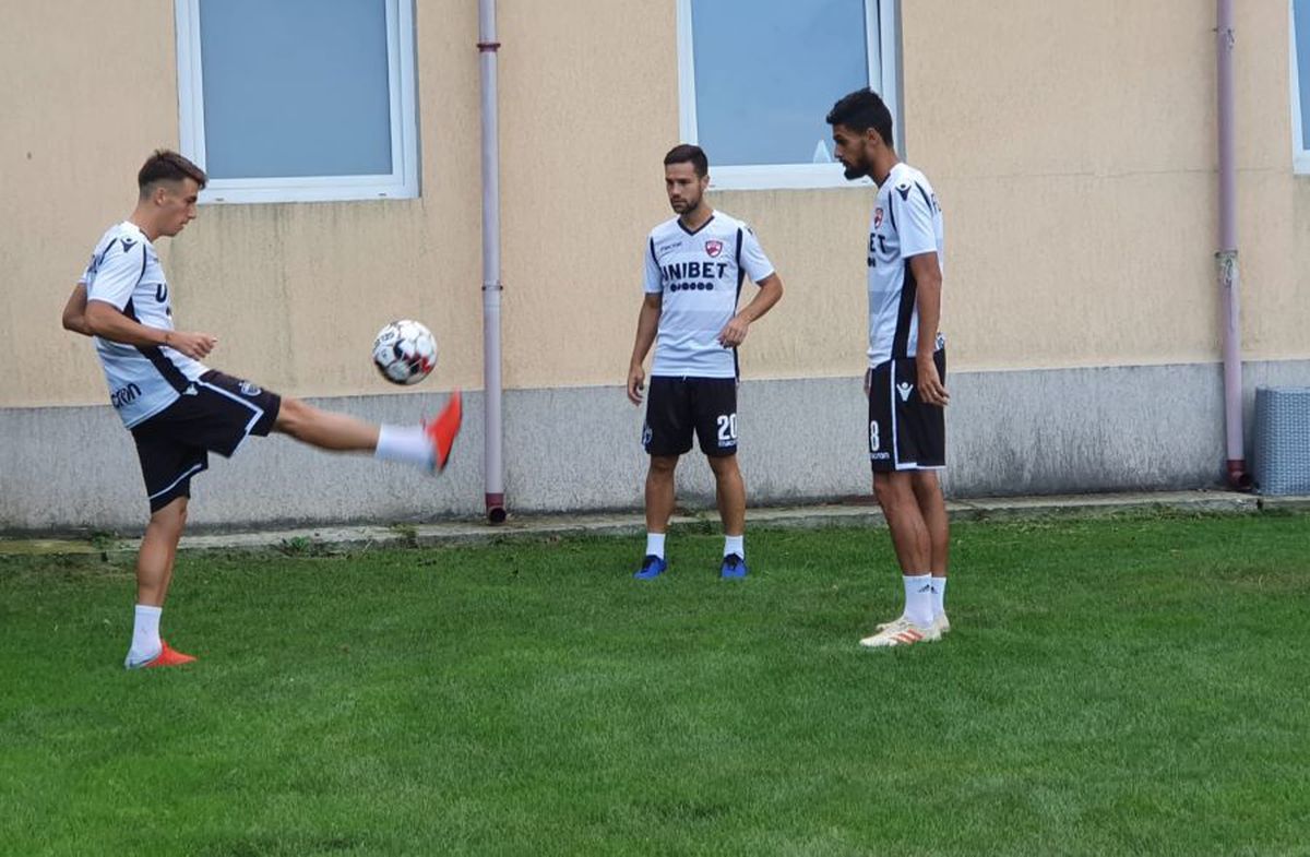 CHINDIA TÂRGOVIȘTE - DINAMO // VIDEO + FOTO Surpriză la Dinamo: 10 jucători la control antidoping » Ce vedetă a venit la antrenament