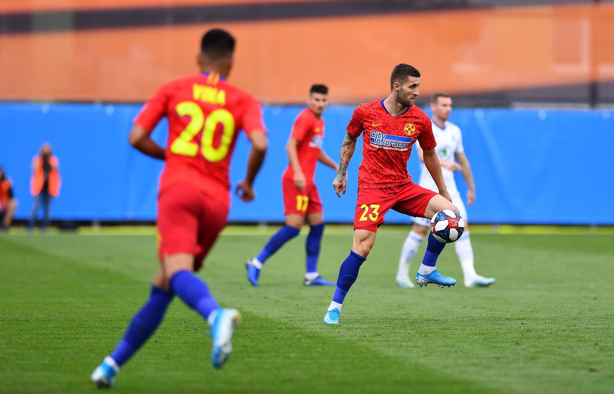 MLADA BOLESLAV - FCSB // FOTO Salvați de Panțâru » Fără antrenor și cu 9 accidentați, FCSB se califică în play-off-ul EL cu un gol în prelungiri