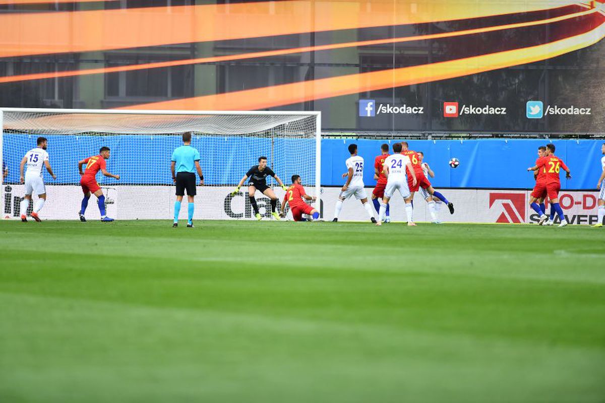 MLADA BOLESLAV - FCSB // FOTO Salvați de Panțâru » Fără antrenor și cu 9 accidentați, FCSB se califică în play-off-ul EL cu un gol în prelungiri
