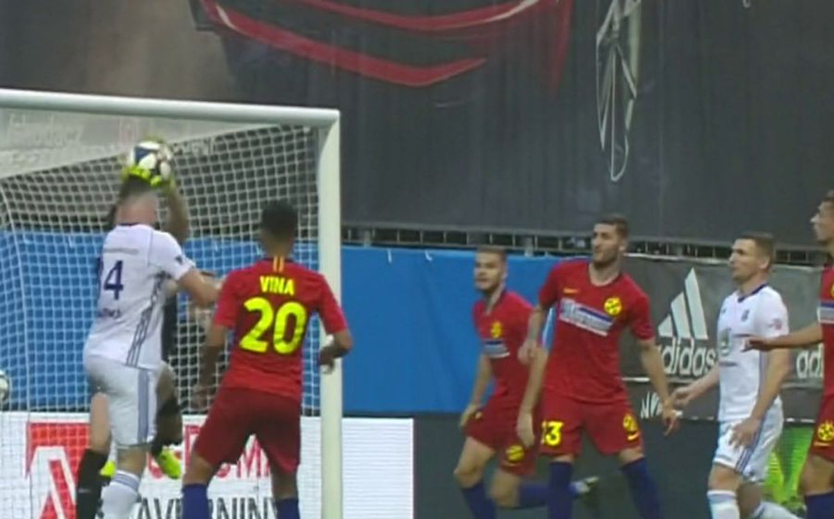 MLADA BOLESLAV - FCSB // FOTO Fază controversată în finalul primei reprize! Cehilor li s-a anulat un gol pentru fault în atac