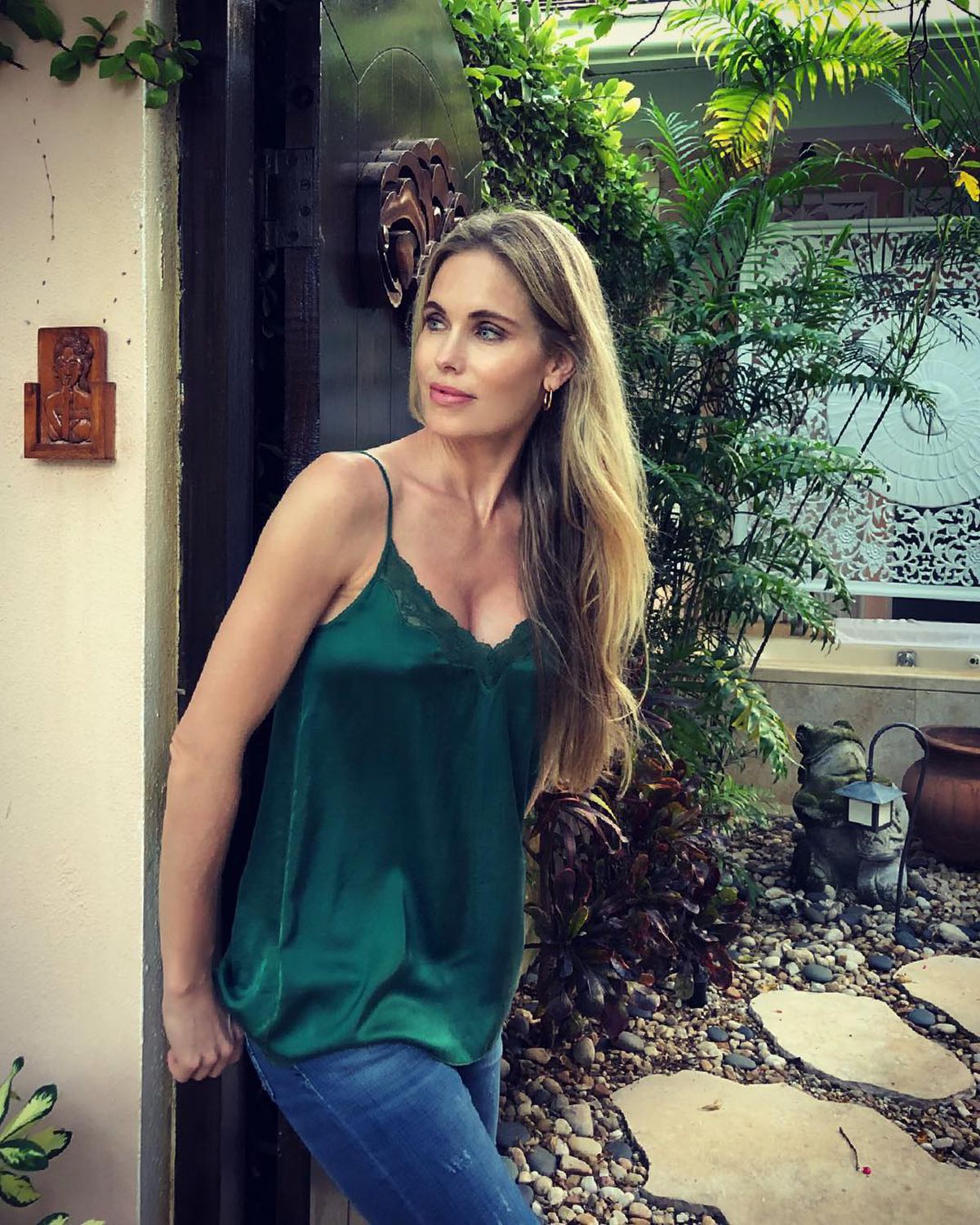 FOTO O frumusețe și la 44 de ani! Soția lui Luis Figo surprinde: imagini super sexy