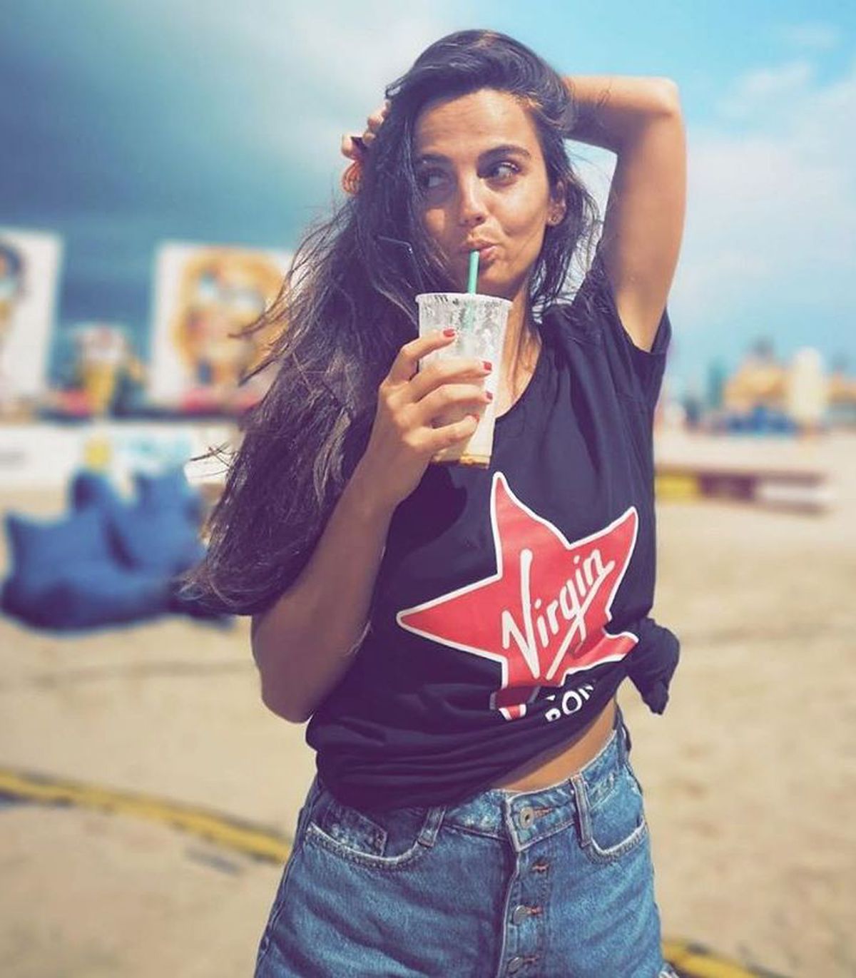 FOTO Cea mai sexy prezentatoare din România! Liza, vlogărița care răvășește Instagramul