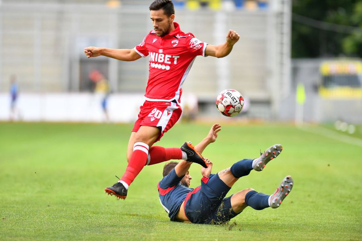 CHINDIA TÂRGOVIȘTE - DINAMO 3-2 // VIDEO+FOTO Uhrin n-a schimbat nimic! Roș-albii pierd contra Chindiei și revin pe ULTIMUL LOC