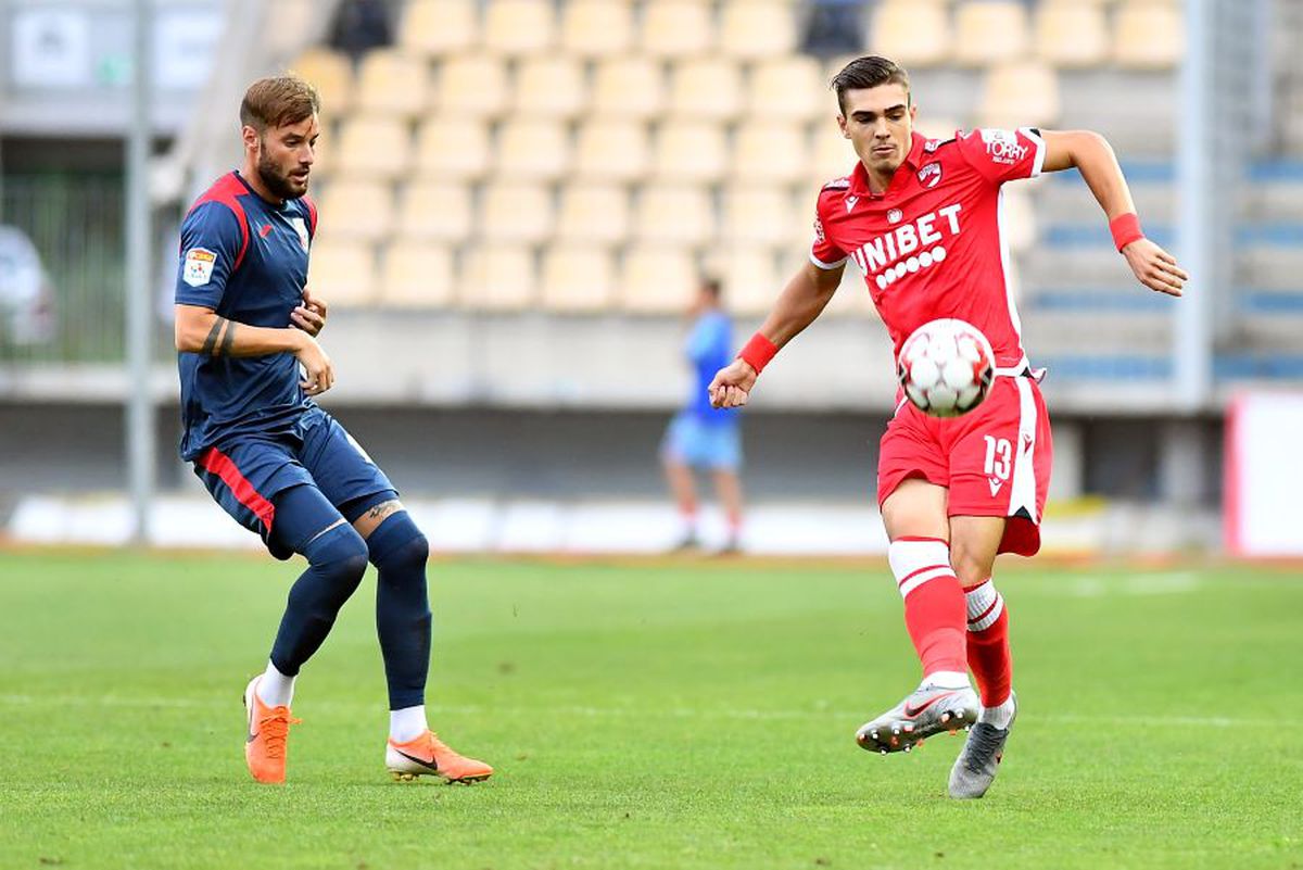 CHINDIA TÂRGOVIȘTE - DINAMO 3-2 // VIDEO+FOTO Uhrin n-a schimbat nimic! Roș-albii pierd contra Chindiei și revin pe ULTIMUL LOC