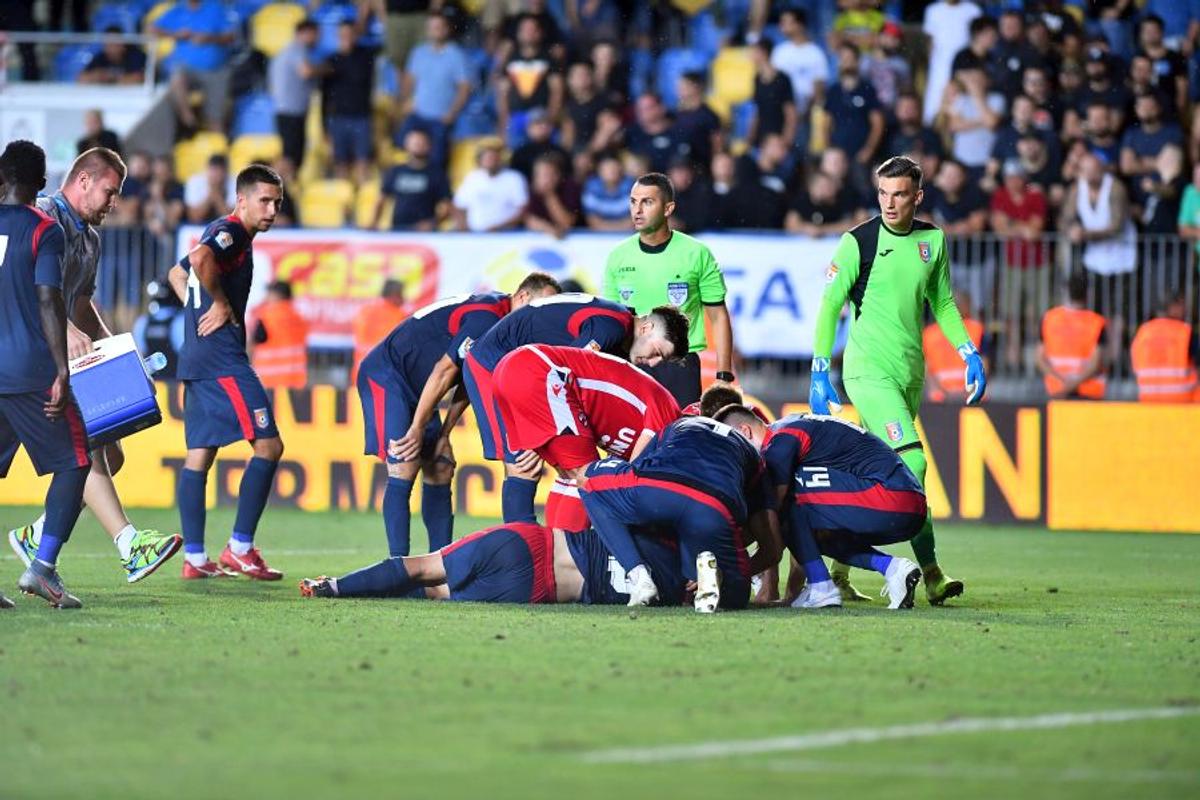 CHINDIA TÂRGOVIȘTE - DINAMO 3-2 // FOTO Panică în prelungirile meciului! Marius Martac a leșinat, iar ambulanța și-a făcut apariția pe teren
