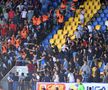 CHINDIA TÂRGOVIȘTE - DINAMO // VIDEO Ultrașii din PCH au oprit din nou meciul! Ce s-a întâmplat la Ploiești