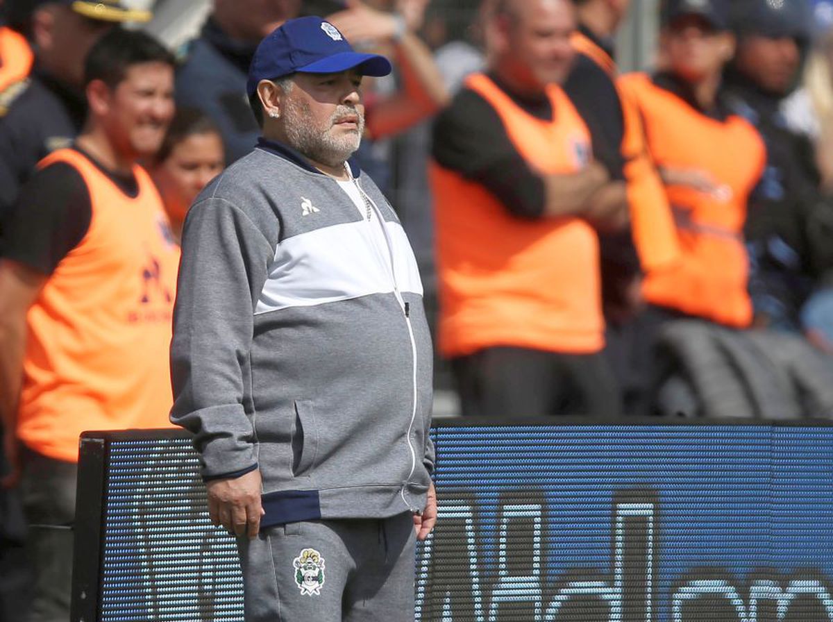 VIDEO Diego Maradona, înfrângere la debut într-o atmosferă fabuloasă: „Mă doare sufletul”