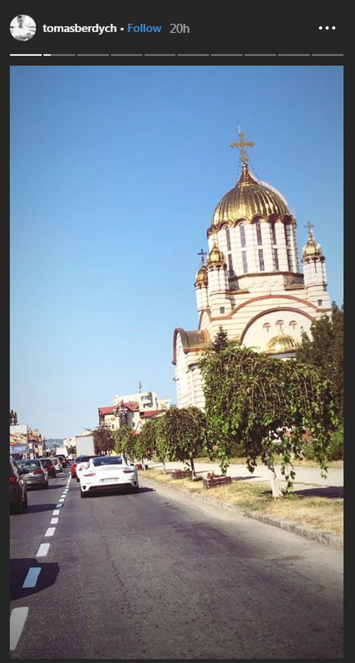 GALERIE FOTO A fost în Top 5, iar acum face reclamă României! Tomas Berdych s-a întâlnit cu ursul pe Transfăgărășan