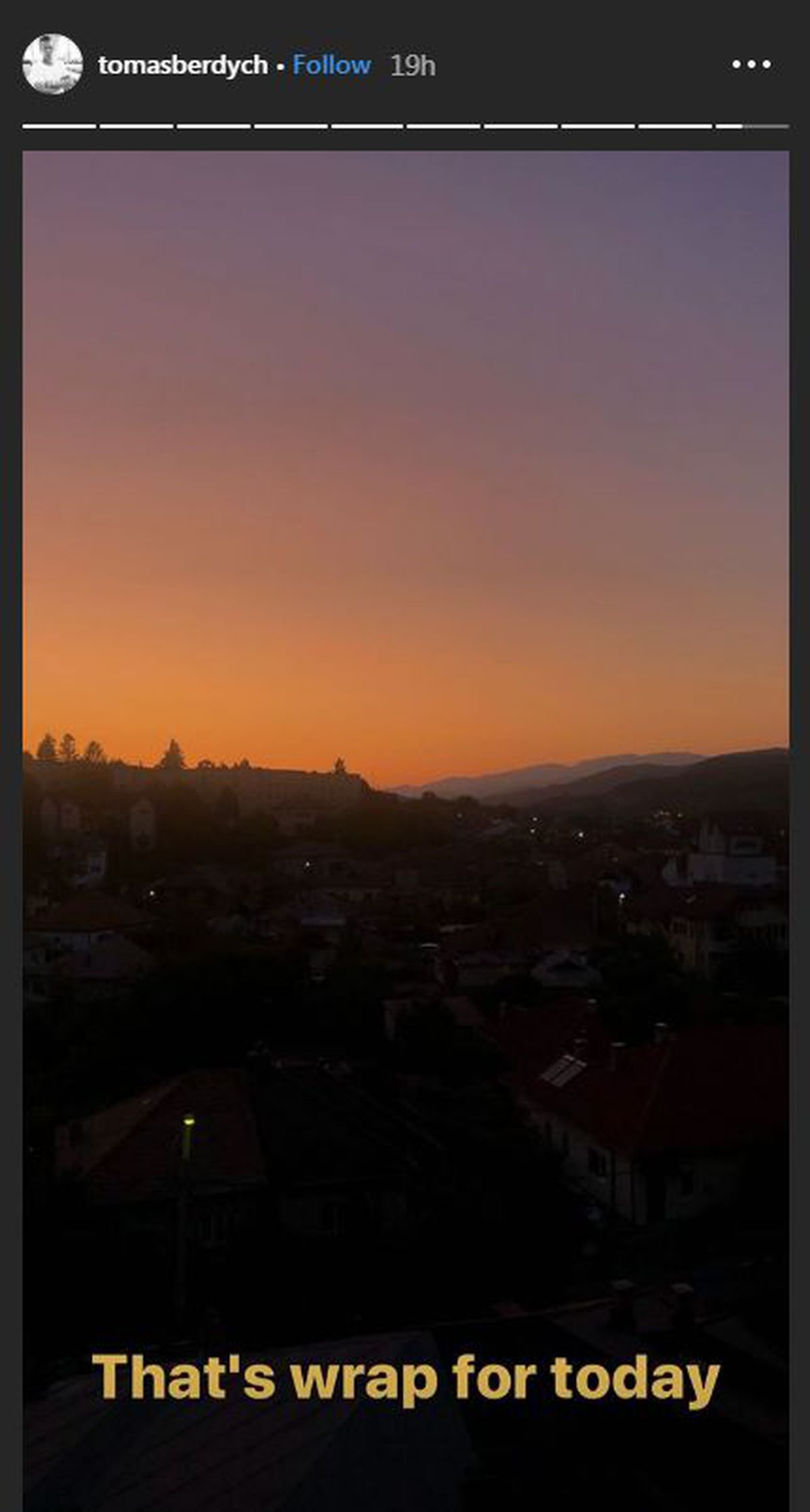 GALERIE FOTO A fost în Top 5, iar acum face reclamă României! Tomas Berdych s-a întâlnit cu ursul pe Transfăgărășan