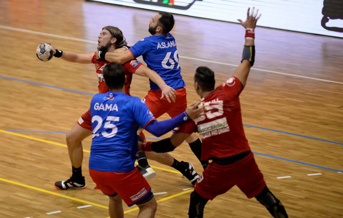 STEAUA - DINAMO 27-26 // În ultima secundă! Steaua a obținut o victorie dramatică în fața lui Dinamo, care era neînvinsă până azi în campionatul