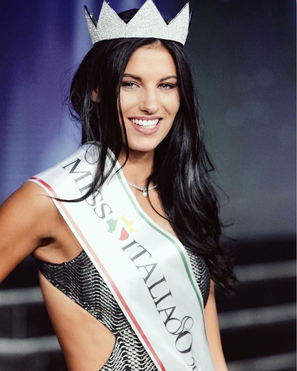 FOTO Indecisă » Miss Italia e microbistă, însă ține cu două mari adversare din Serie A