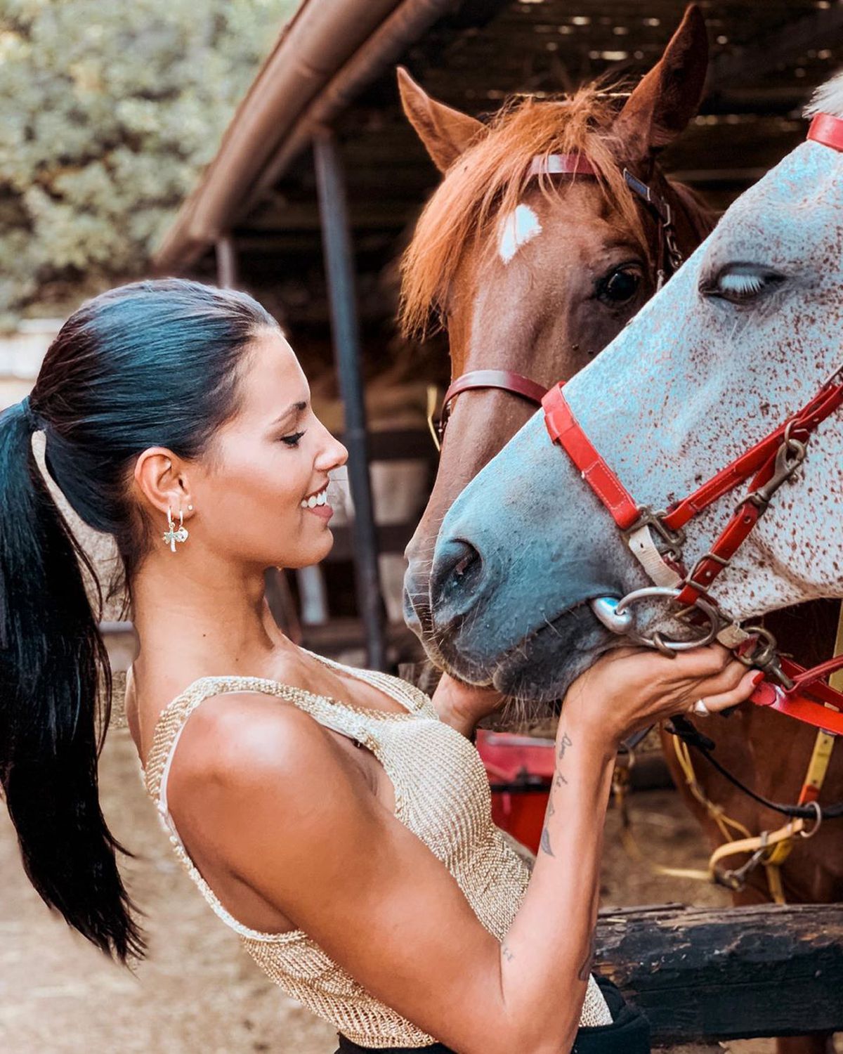 FOTO & VIDEO Indecisă » Miss Italia e microbistă, însă ține cu două mari adversare din Serie A