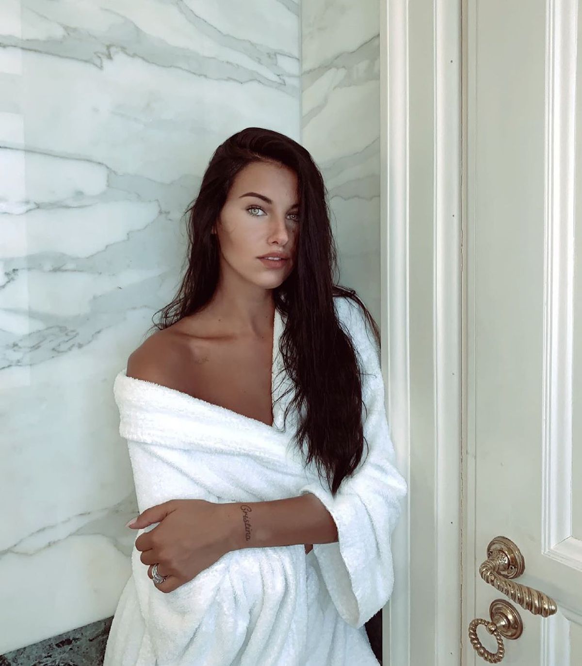 FOTO & VIDEO Indecisă » Miss Italia e microbistă, însă ține cu două mari adversare din Serie A