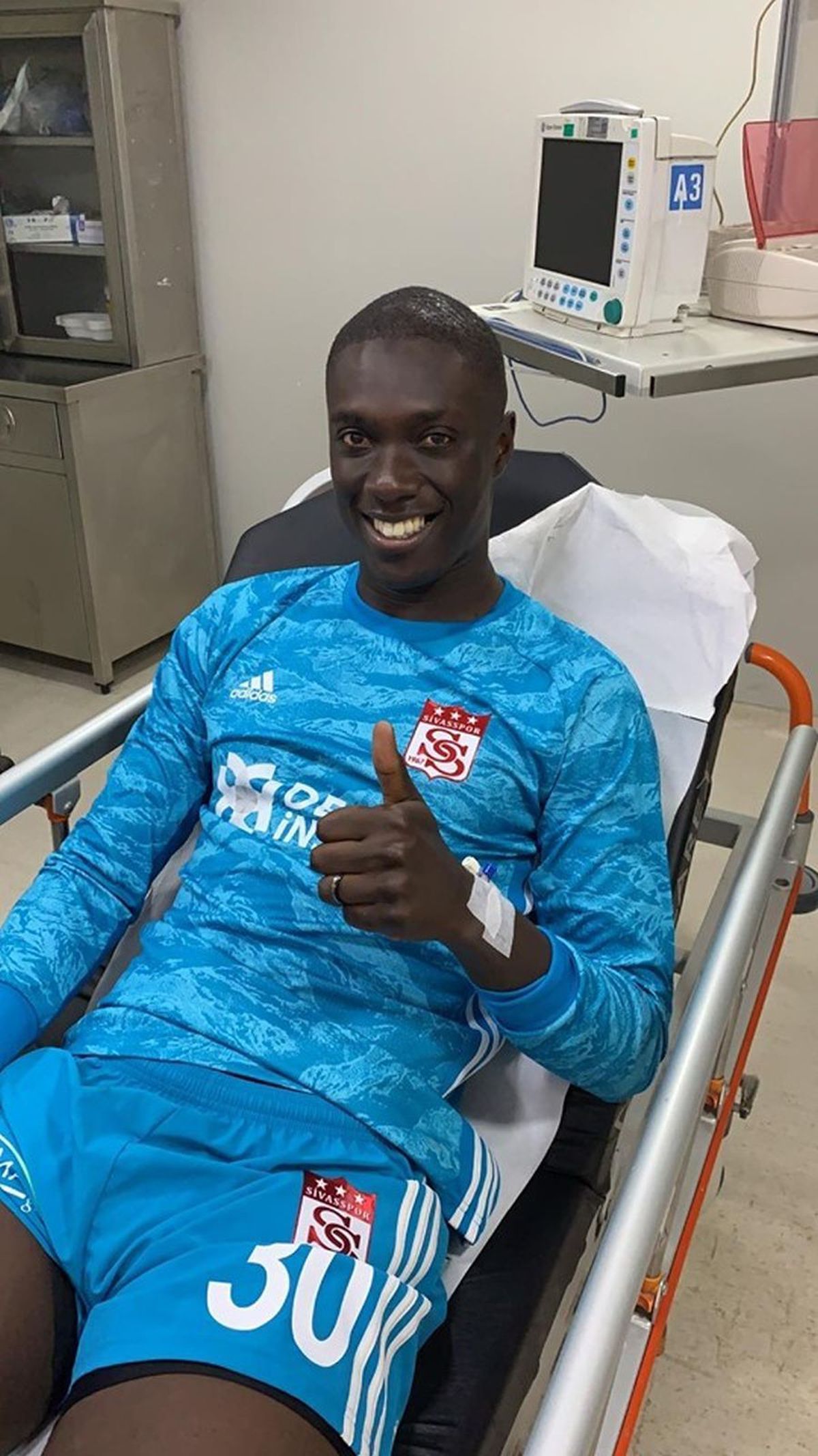 VIDEO Clipe de groază sub ochii lui Paul Papp! Colegul său s-a prăbușit inert la pământ » Care e starea actuală