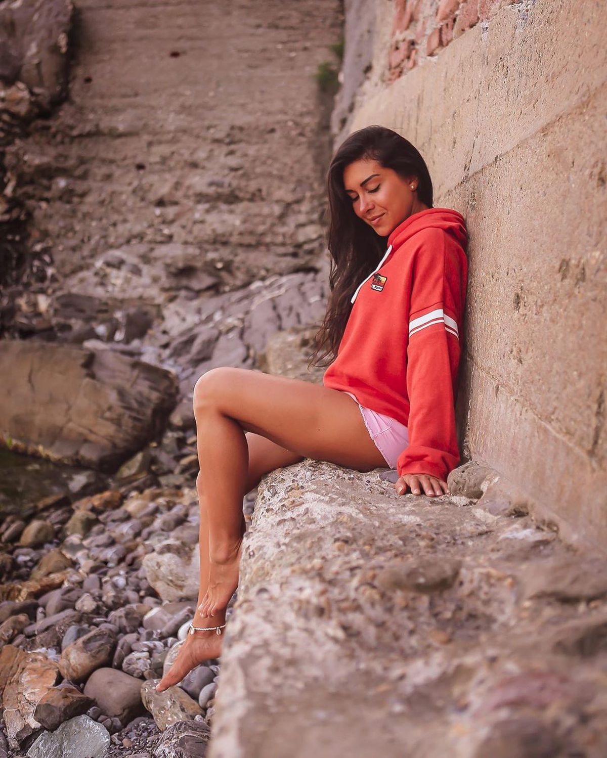 FOTO Sirena Ludovica Robaudo » E pasionată de surfing și se dă cu placa în cele mai exotice locuri de pe glob