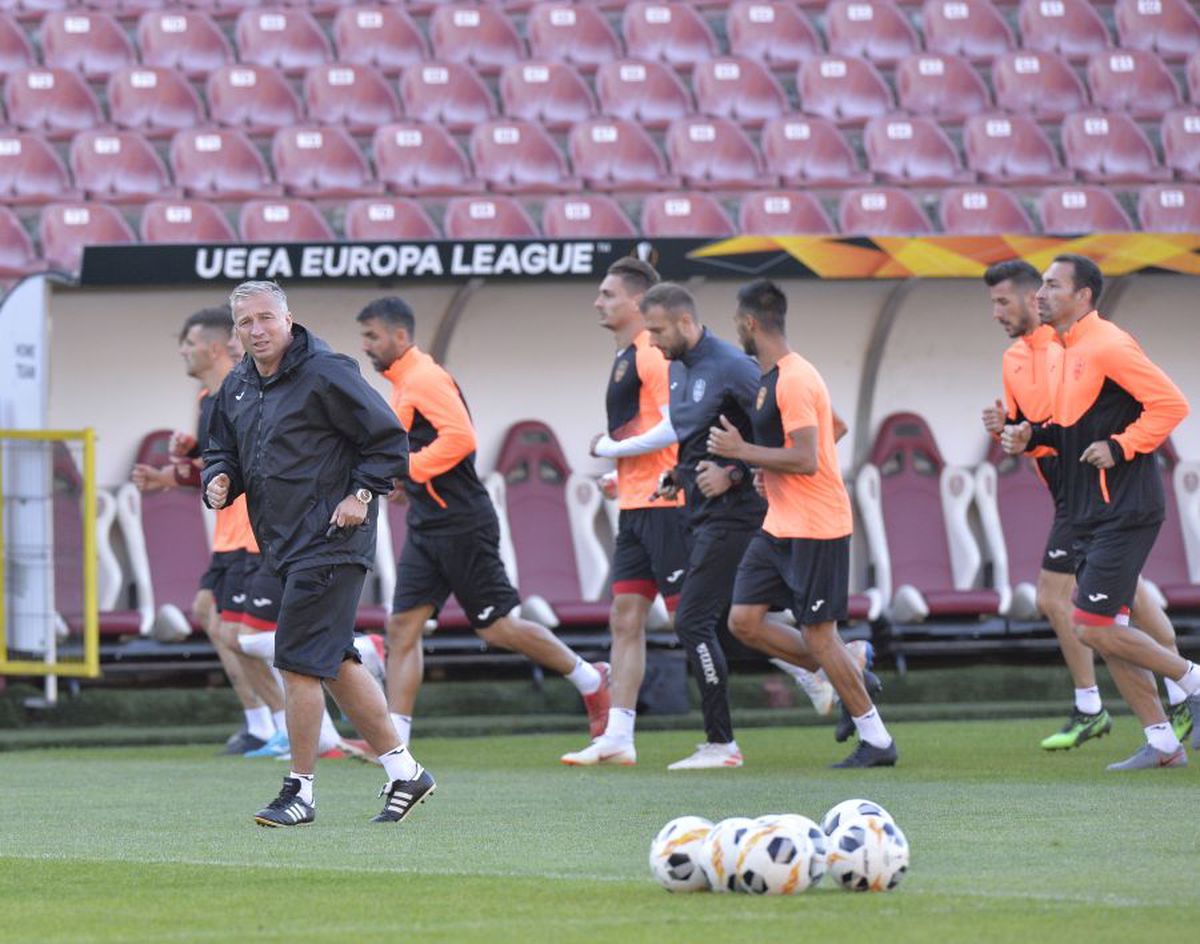 CFR CLUJ - LAZIO // GALERIE FOTO + VIDEO Dan Petrescu și Simone Inzaghi au abordat total diferit ziua dinaintea meciului » Imaginea surprisă de fotoreporterul GSP în Gruia