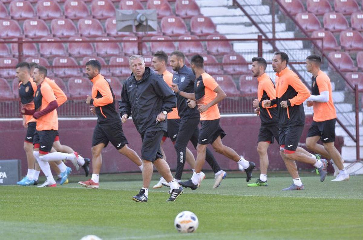 CFR CLUJ - LAZIO // GALERIE FOTO + VIDEO Dan Petrescu și Simone Inzaghi au abordat total diferit ziua dinaintea meciului » Imaginea surprisă de fotoreporterul GSP în Gruia