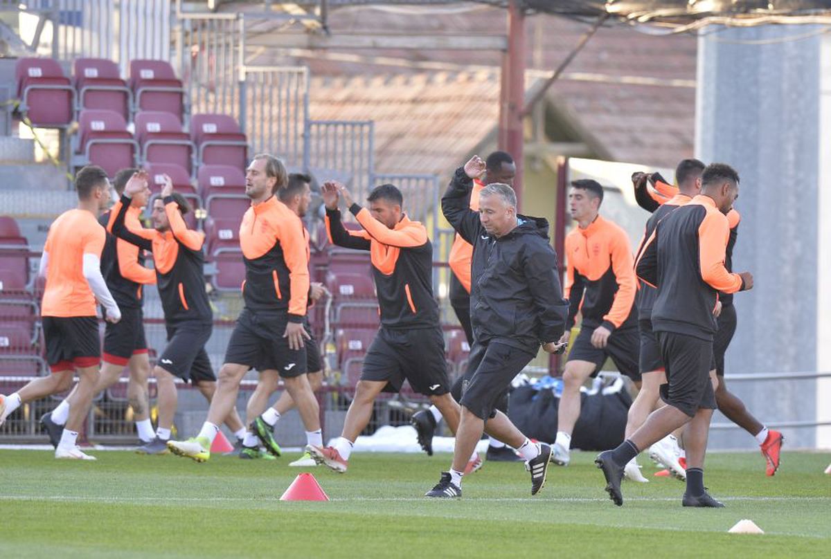CFR CLUJ - LAZIO // GALERIE FOTO + VIDEO Dan Petrescu și Simone Inzaghi au abordat total diferit ziua dinaintea meciului » Imaginea surprisă de fotoreporterul GSP în Gruia