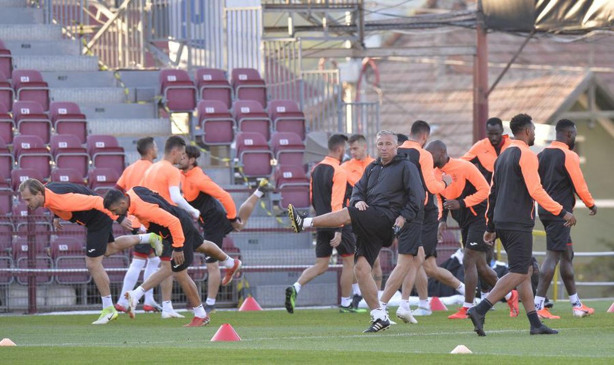 CFR CLUJ - LAZIO // GALERIE FOTO + VIDEO Dan Petrescu și Simone Inzaghi au abordat total diferit ziua dinaintea meciului » Imaginea surprisă de fotoreporterul GSP în Gruia