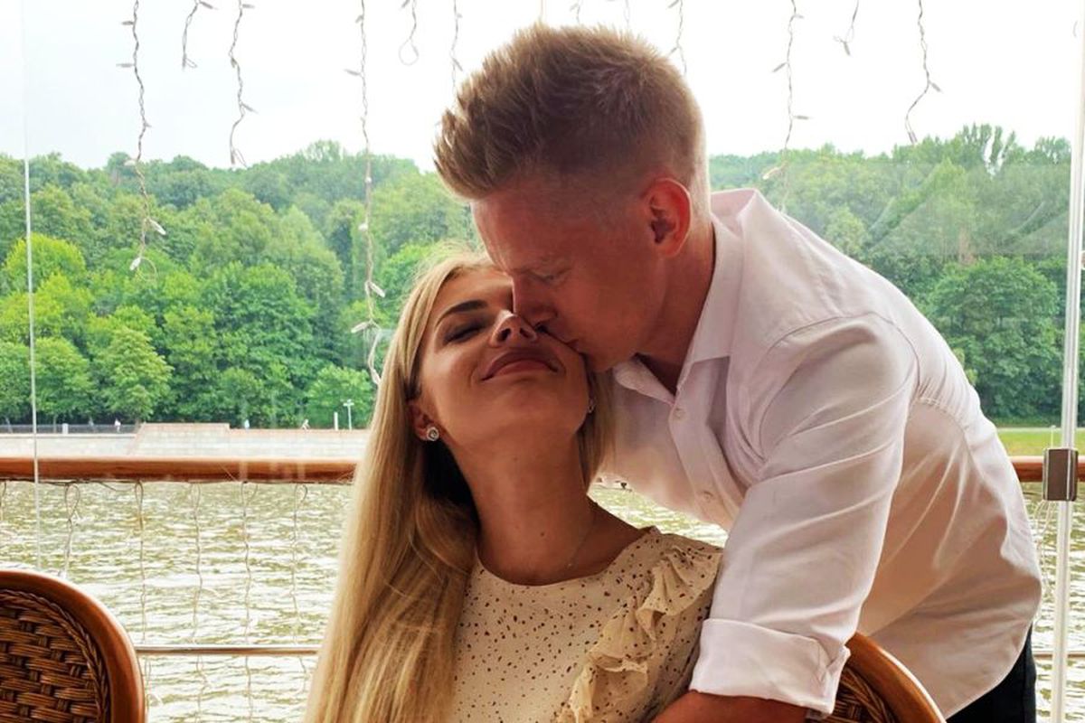 GALERIE FOTO Oleksandr Zinchenko și Vlada Sedan au făcut pasul cel mare! Superba blondă, cerută în căsătorie într-un mod original