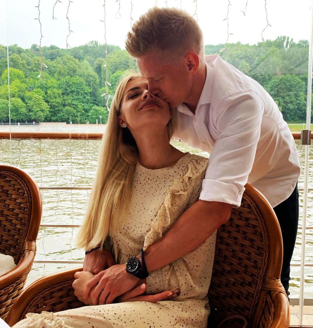 GALERIE FOTO Oleksandr Zinchenko și Vlada Sedan au făcut pasul cel mare! Superba blondă, cerută în căsătorie într-un mod original