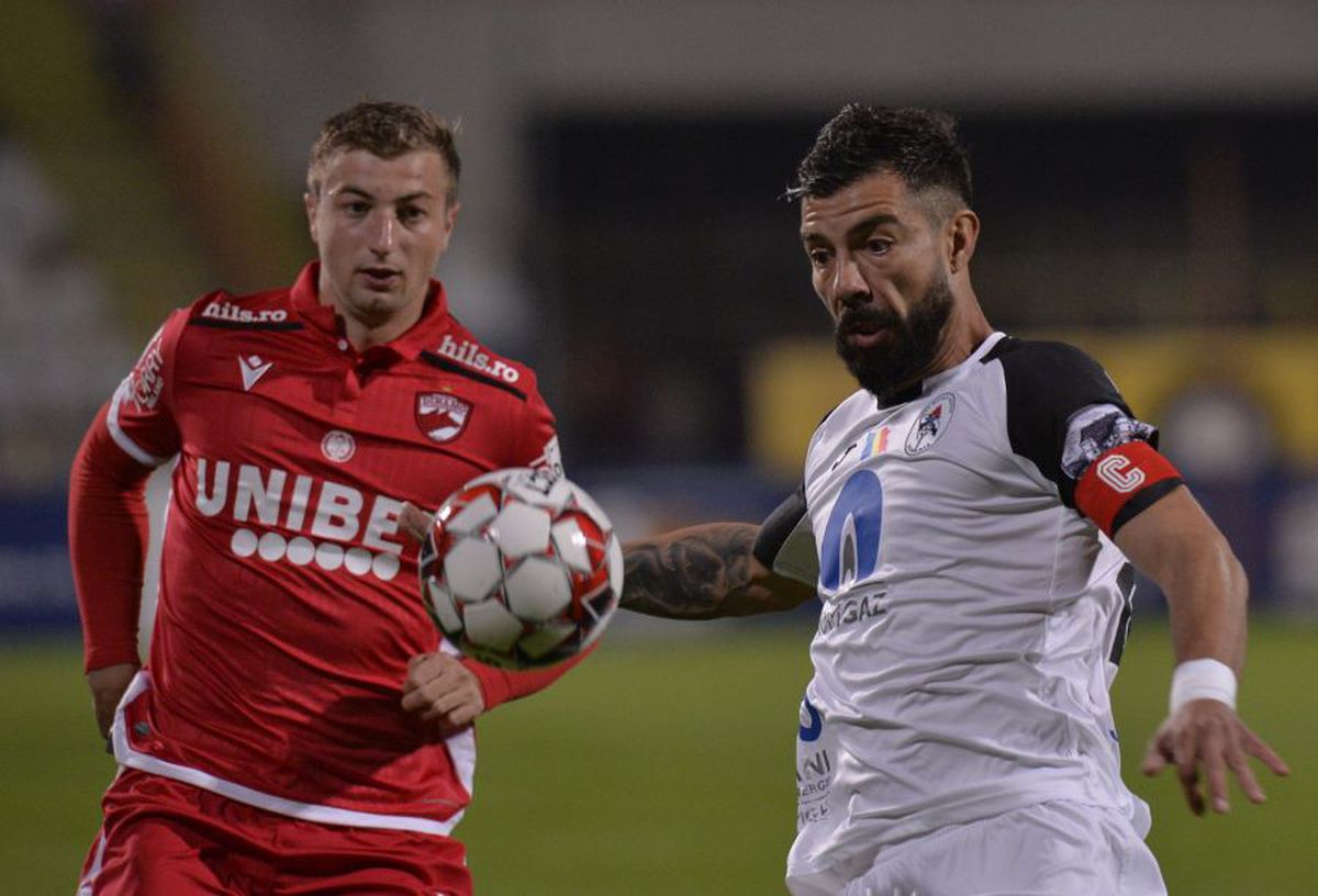 DINAMO - GAZ METAN 2-0 //  Dinamo trece de Gaz Metan! FOTO + VIDEO Echipa lui Uhrin urcă în elită: două goluri și „câinii” sunt pe loc de play-off