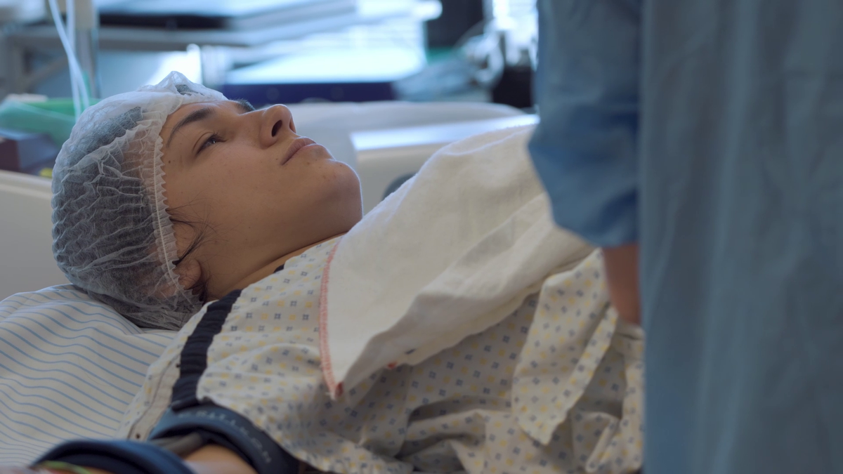 VIDEO&FOTO // Cristina Neagu și-a lansat documentarul despre viața ei » Imagini cutremurătoare din sala de operație: „Am plâns când am văzut filmul”