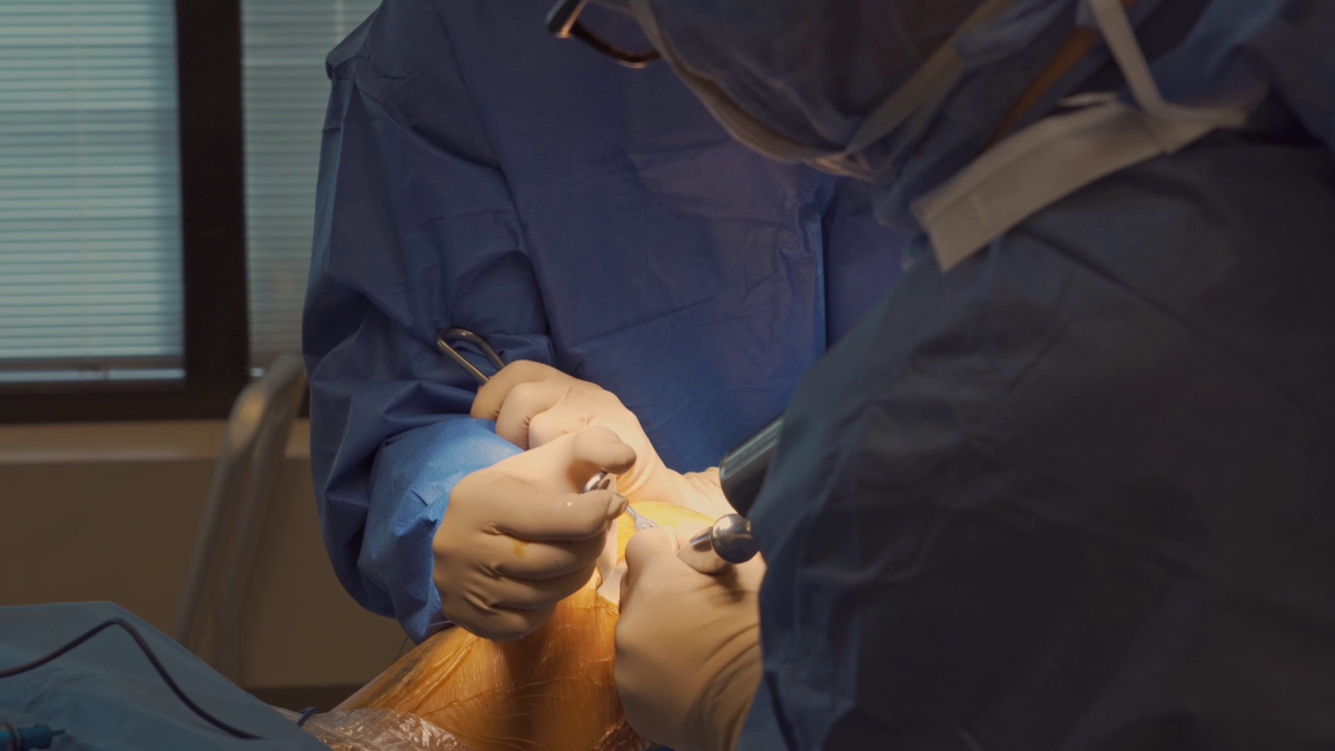 VIDEO&FOTO // Cristina Neagu și-a lansat documentarul despre viața ei » Imagini cutremurătoare din sala de operație: „Am plâns când am văzut filmul”