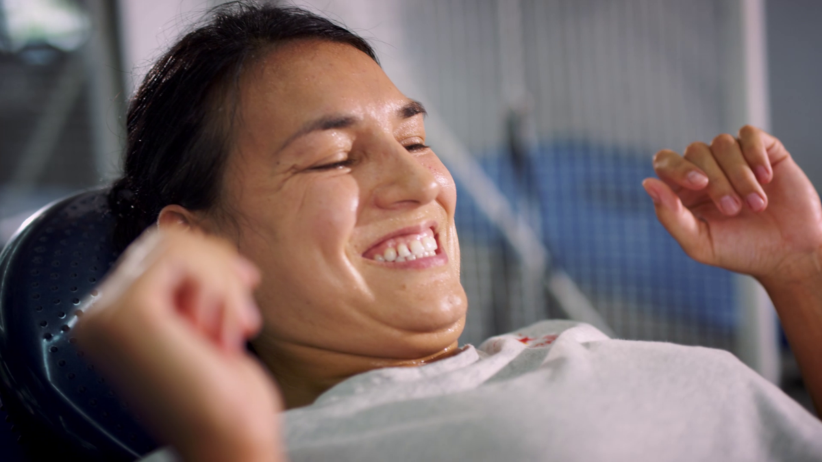 VIDEO // Cristina Neagu și-a lansat documentarul despre viața ei cu imagini cutremurătoare din sala de operație din Belgia: "Un 8 de neoprit!"