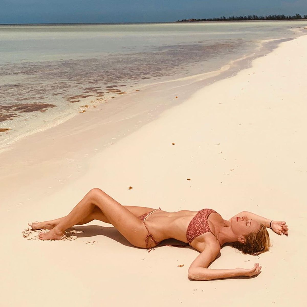 CFR CLUJ - LAZIO // FOTO Alessia Marcuzzi, fosta parteneră a lui Simone Inzaghi, imagini incendiare la Insula Iubirii