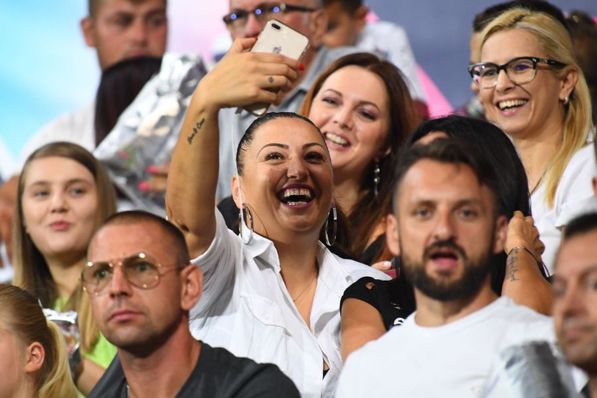 CFR CLUJ - SLAVIA PRAGA 0-1 // GALERIE FOTO Ardealul fain » Români din toată țara, unguri și cehi au luat cu asalt arena din Gruia