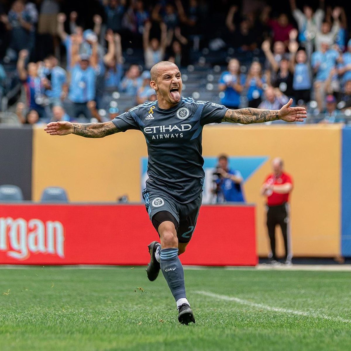 INSTASPORT // FOTO Mic, mic, dar voinic » Alexandru Mitriță nu face spectacol doar pe gazon