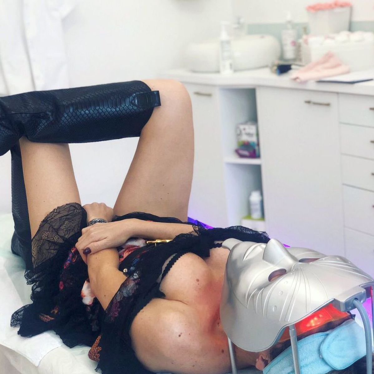 FOTO Andreea Bănică, superhot și la 41 de ani: „Mănânc amandine cu tava, dar am noroc cu sala”