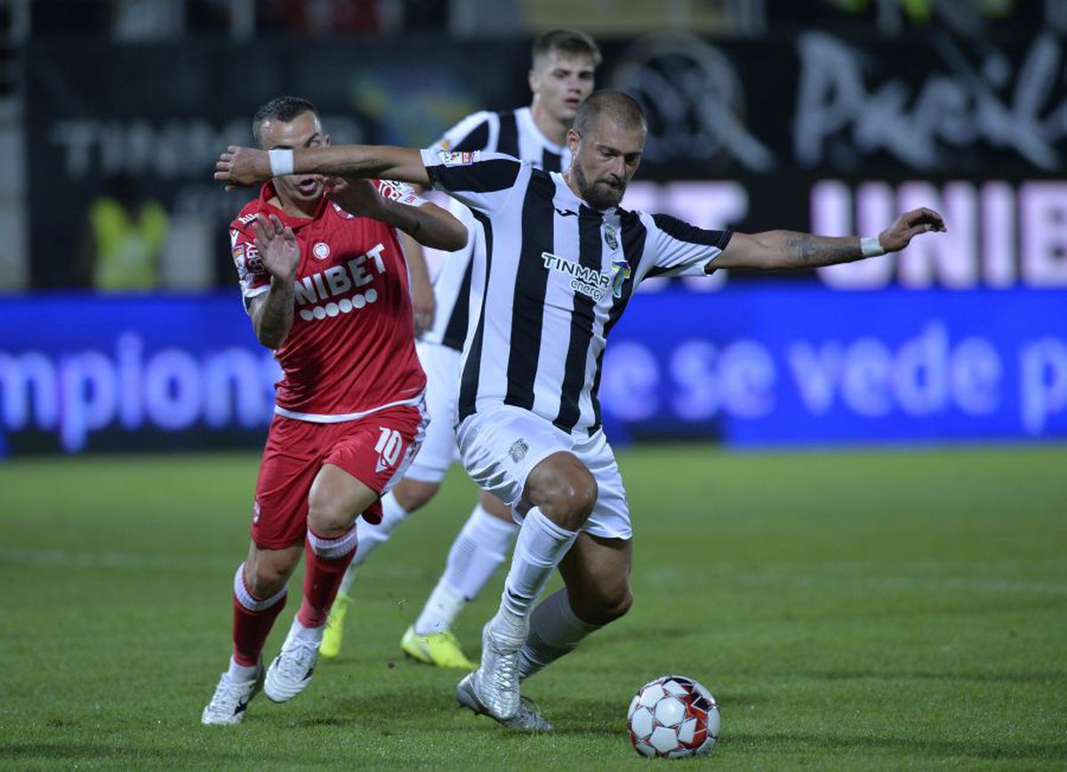 GALERIE FOTO Astra - Dinamo 3-2 // Cronică Cristian Geambașu: „Astra-i apărare, Dusan?”