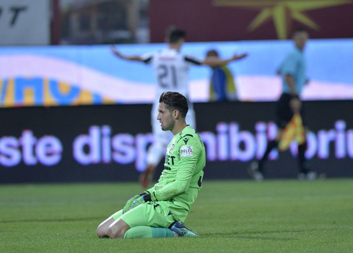 GALERIE FOTO Astra - Dinamo 3-2 // Cronică Cristian Geambașu: „Astra-i apărare, Dusan?”