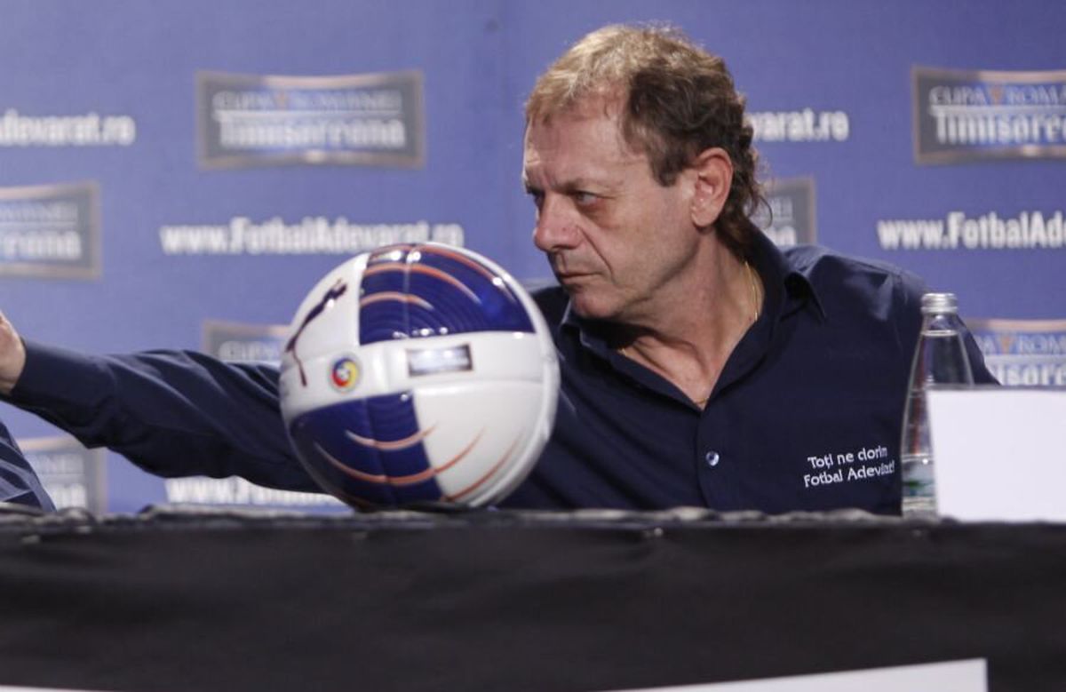 VIDEO + FOTO 2 ani de la decesul lui Ilie Balaci: „A fost mai mare ca Hagi” + „Era deranjant de modest pentru valoarea lui”