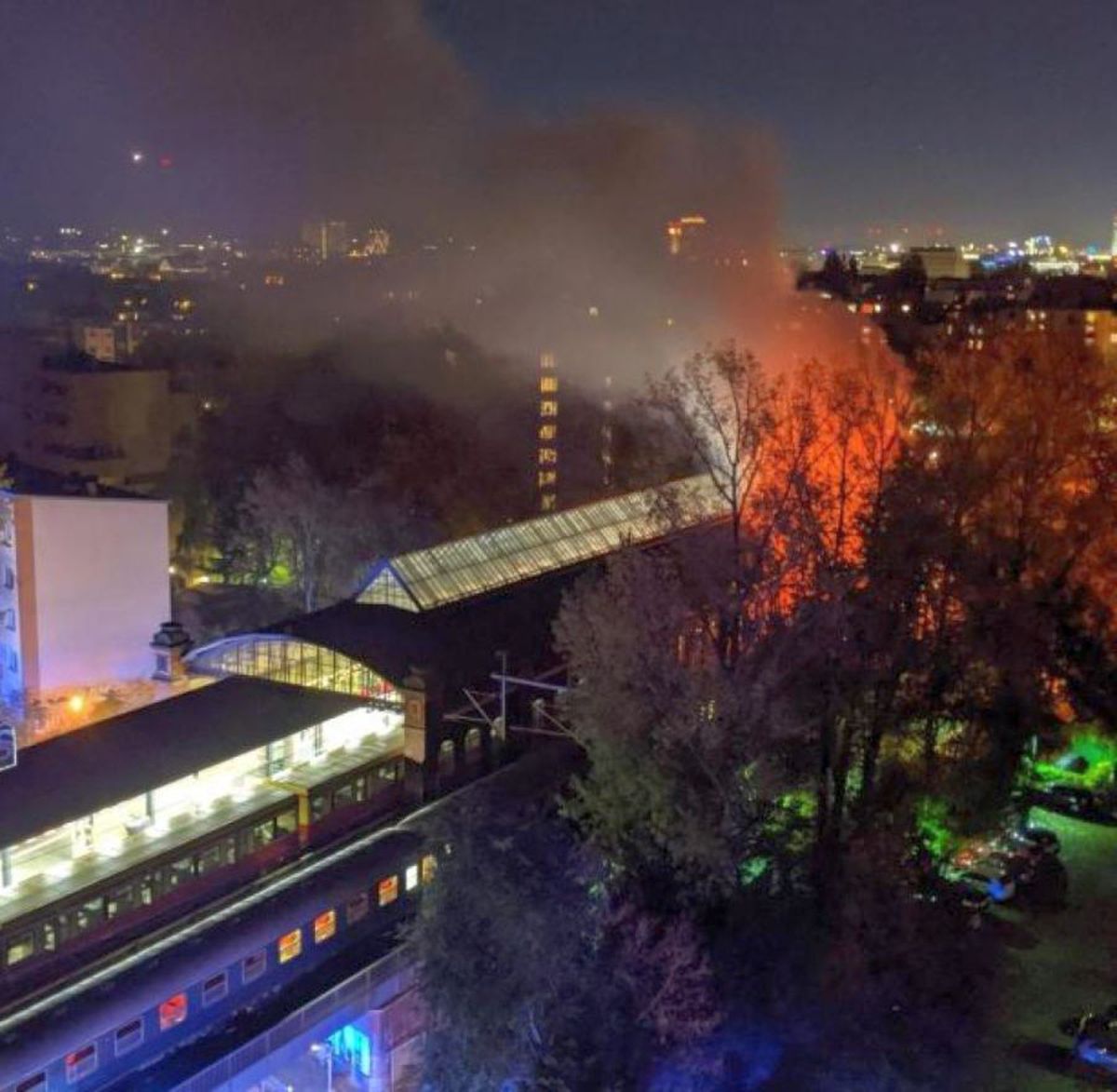 FOTO Tren cu fani, în flăcări la Berlin! Suporterii lui Freiburg, probleme când se întorceau de la meci