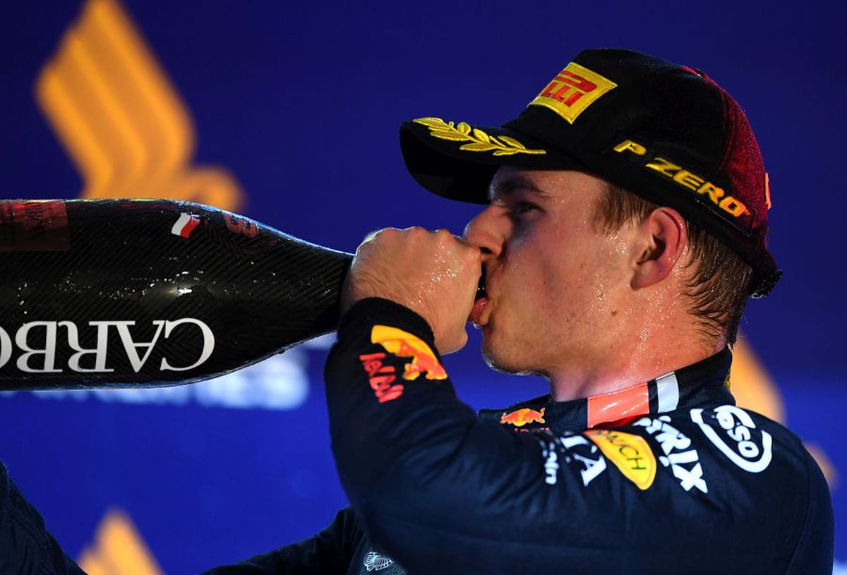 Sărbătoare roșie cu mici înțepături