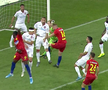 FCSB - CFR CLUJ // FOTO Arlauskis l-a lovit cu pumnul în față pe Planic, dar arbitrul a lăsat jocul să continue