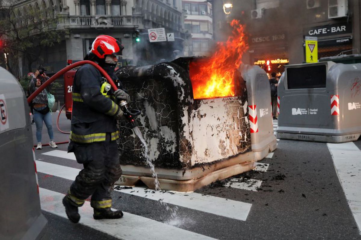 FOTO+VIDEO Stare de asediu la Campionatul Mondial WKF din Chile. Lotul României de karate juniori e în siguranță