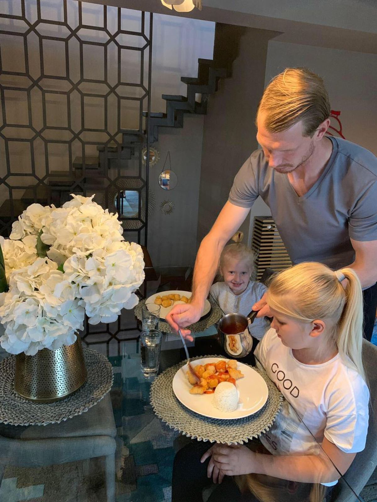 CFR CLUJ // FOTO Latura mai puțin văzută a lui Giedrius Arlauskis, portarul CFR-ului » Chef de sushi, pescar, vânător și golfer