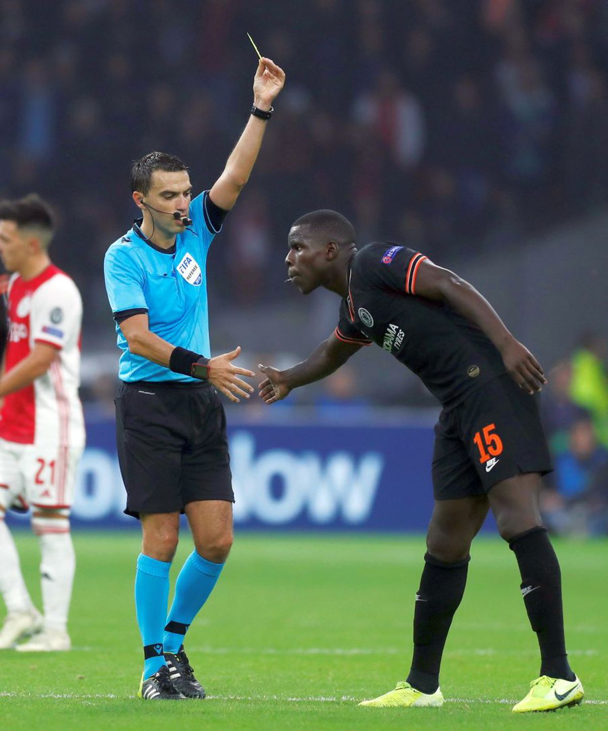 AJAX - CHELSEA 0-1 // VIDEO Ovidiu Hațegan i-a pus la punct pe oamenii lui Frank Lampard » I-a cerut să se ridice de pe bancă pentru a-i da cartonașul galben