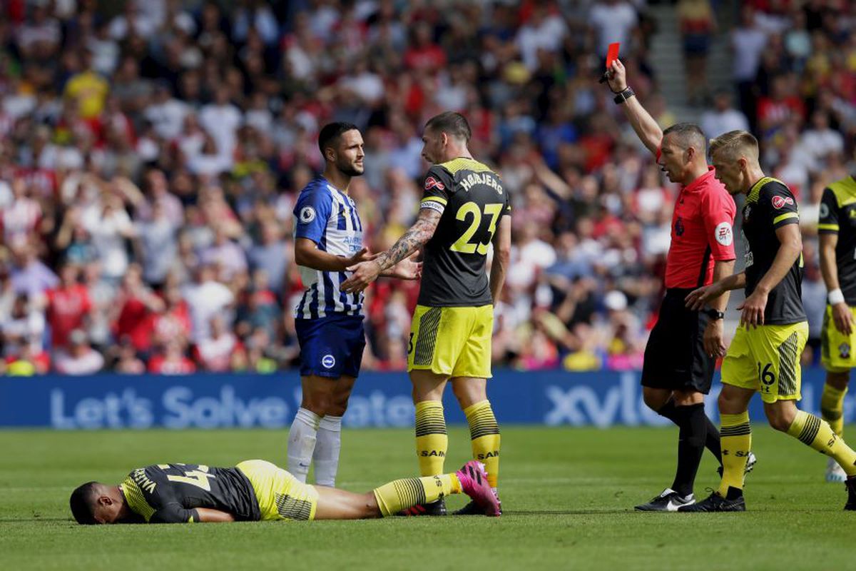 BRIGHTON - SOUTHAMPTON // FOTO + VIDEO Florin Andone a primit „ROȘU” direct și a ajuns ținta criticilor: „Oribil! Fault de cinci roșii, e un rupător de picioare”